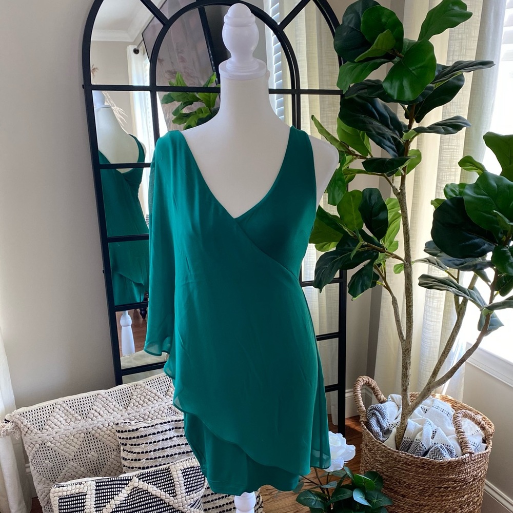 BEBE XS green dress